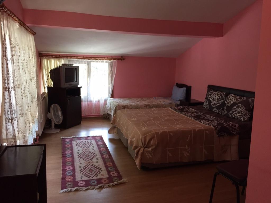 ספנג'ה Asina Motel מראה חיצוני תמונה