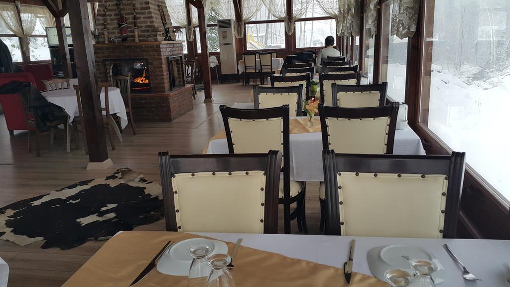 ספנג'ה Asina Motel מראה חיצוני תמונה